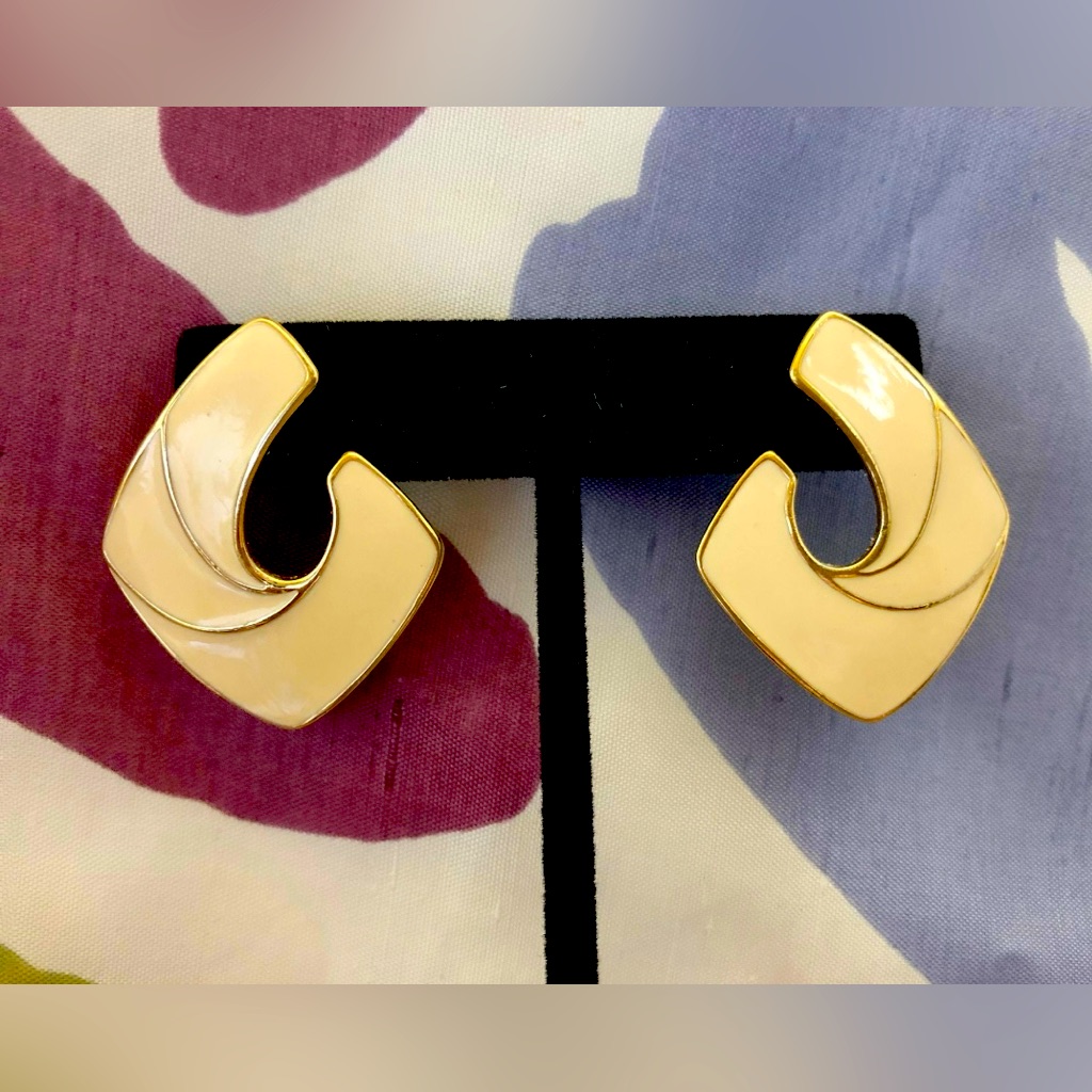 Vintage Trifari Geometric Design Cream And Gold Enamel Earrings